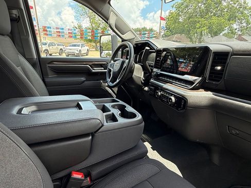 Used 2025 Chevrolet Silverado 2500 LT w/ Convenience Package AWD/4WD image 35