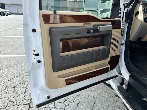 Used 2016 Ford F350 Lariat w/ Lariat Interior Package image 10