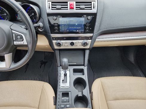 Used 2017 Subaru Outback 2.5i Limited AWD/4WD image 18