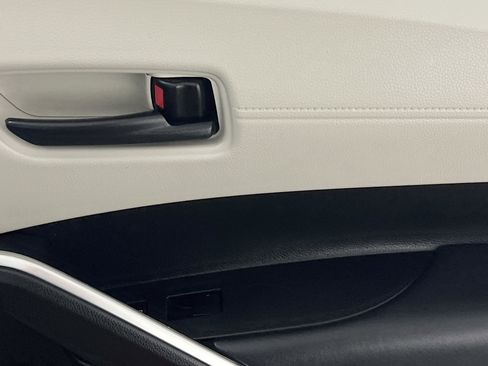 Used 2022 Toyota Corolla Cross LE FWD image 32