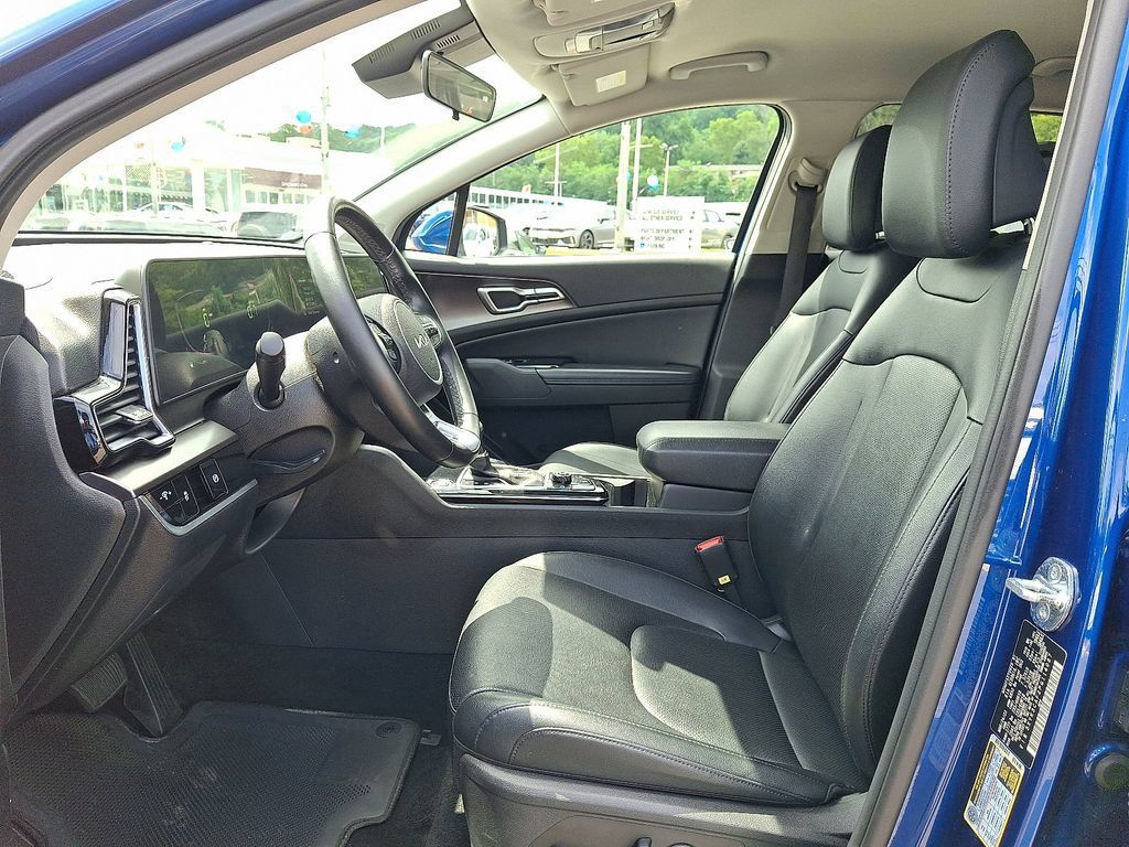 Used 2023 Kia Sportage EX AWD/4WD image 14