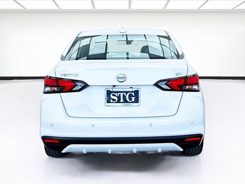 Used 2022 Nissan Versa SV image 5
