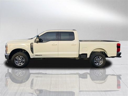 Used 2024 Ford F250 Lariat image 3