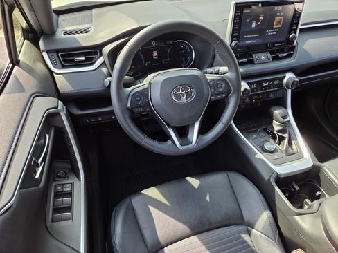 Used 2022 Toyota RAV4 XSE w/ XSE Grade Weather Package AWD/4WD image 8