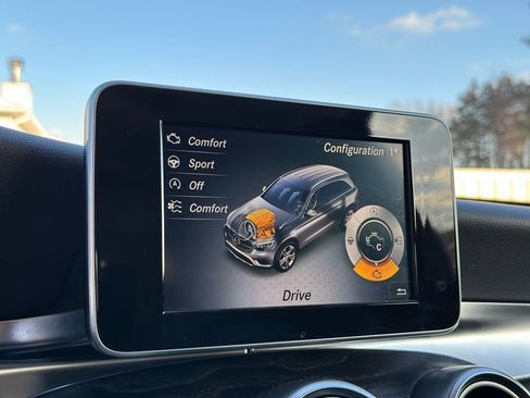 Used 2016 Mercedes-Benz GLC 300 4MATIC image 40