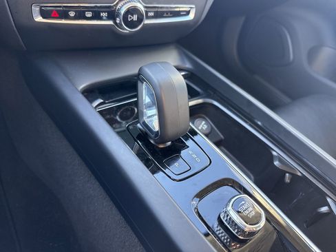 Used 2024 Volvo S60 B5 Core image 21