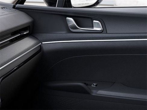 New 2026 Kia K5 LXS image 25