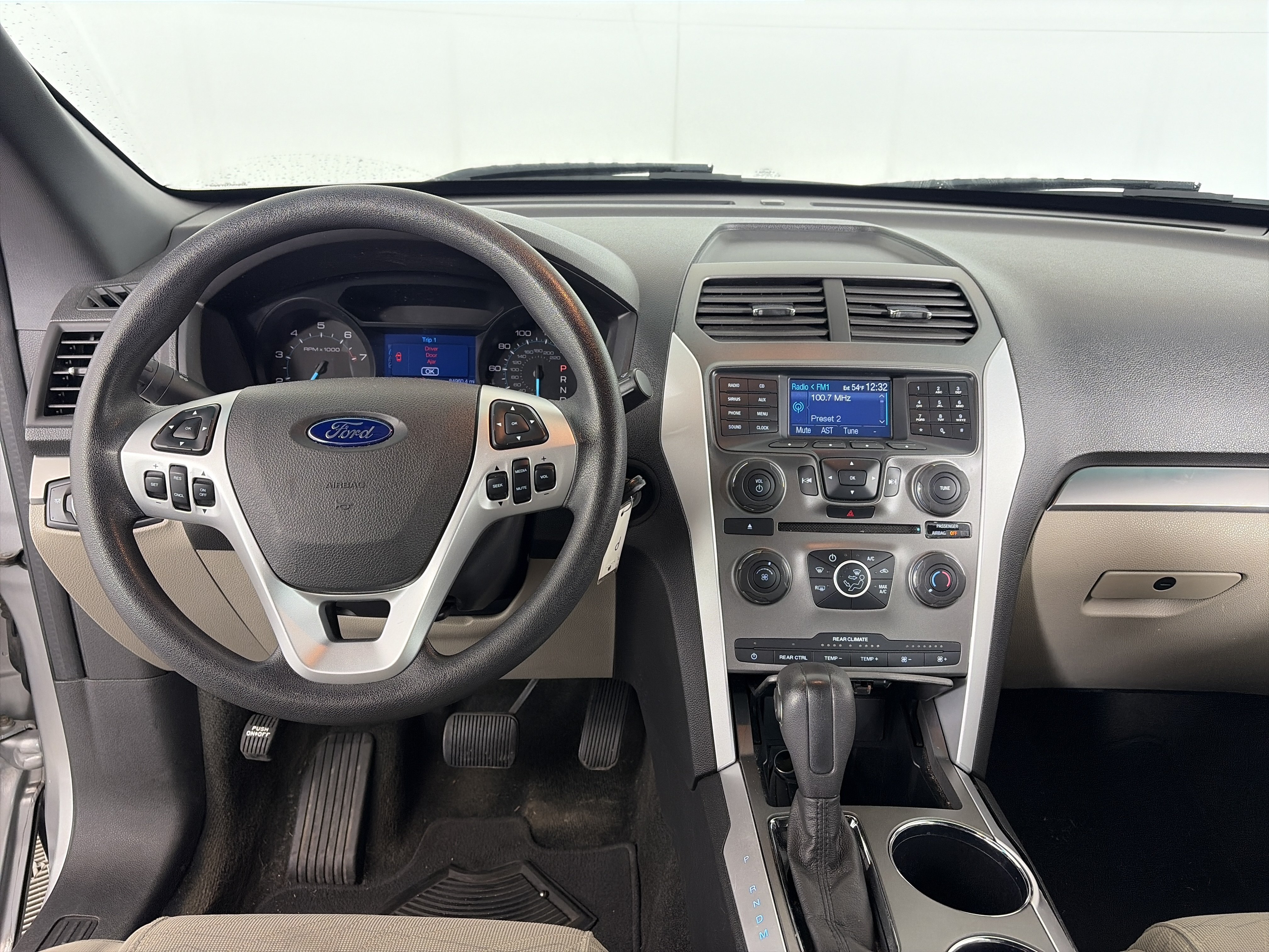 Used 2013 Ford Explorer FWD image 3