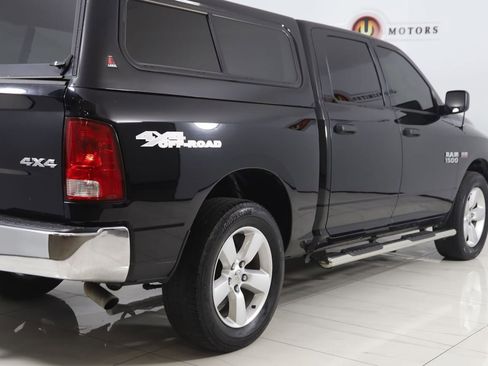 Used 2018 RAM 1500 Classic SLT image 39