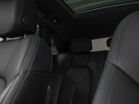 Certified 2026 Porsche Macan AWD/4WD image 37