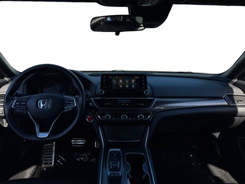 Used 2018 Honda Accord Sport image 10