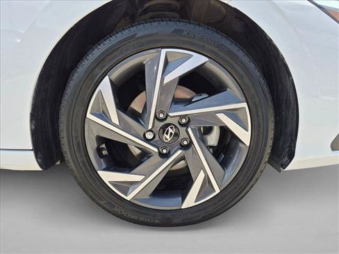 Used 2024 Hyundai Elantra Limited FWD image 23