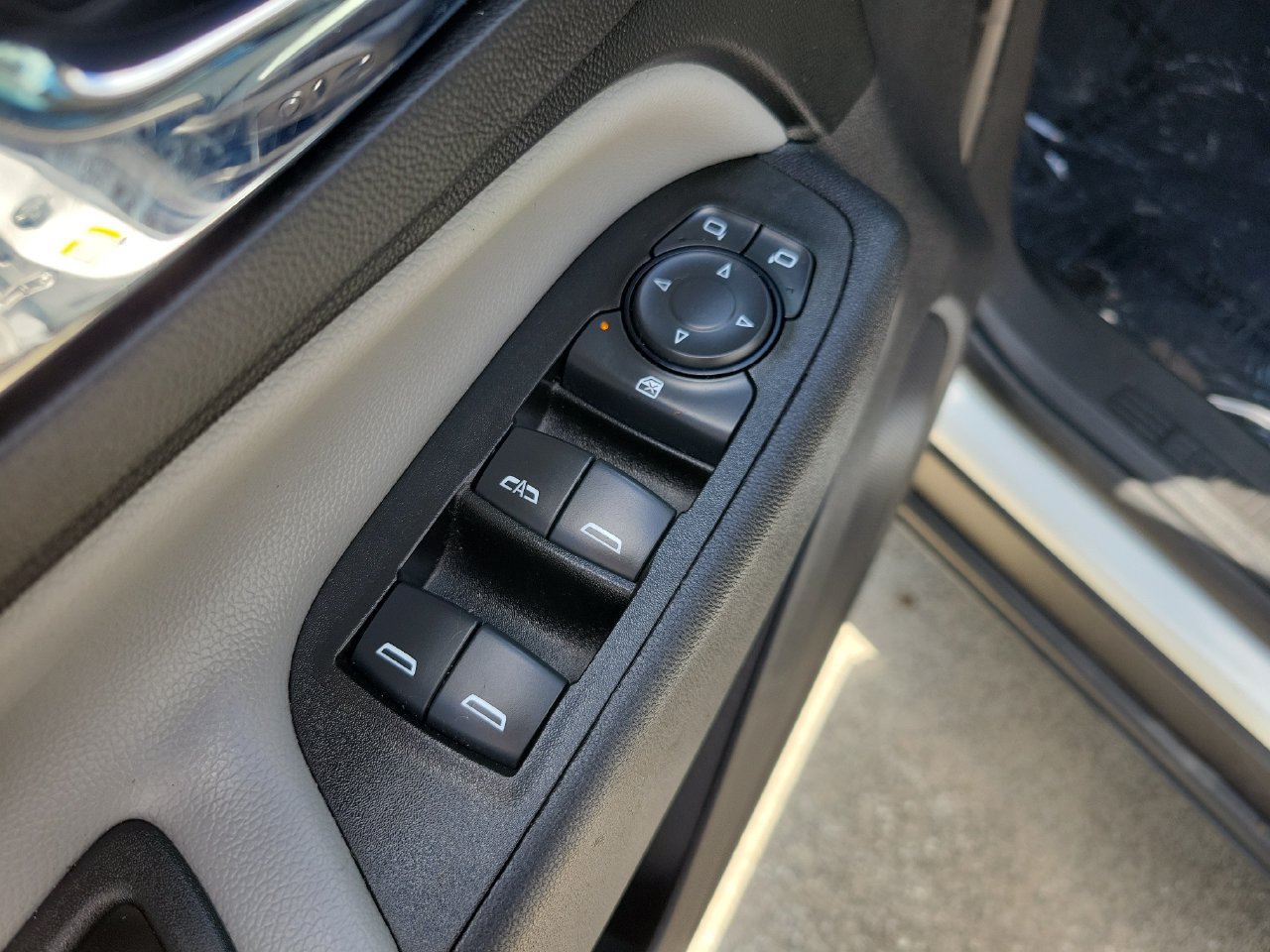 Certified 2021 Chevrolet Equinox LS w/ LS Convenience Package FWD image 13
