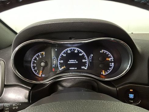 Used 2018 Jeep Grand Cherokee Laredo AWD/4WD image 21