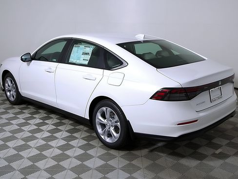 Used 2025 Honda Accord LX image 9