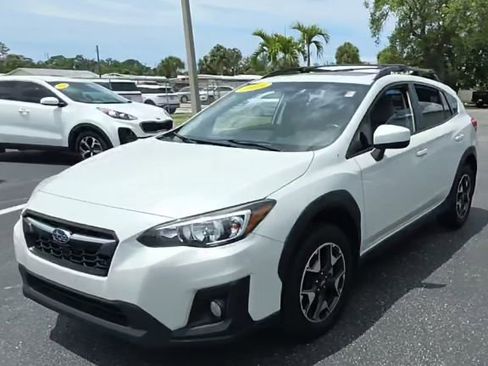 Used 2020 Subaru Crosstrek 2.0i Premium w/ Moonroof Package 1 AWD/4WD image 1