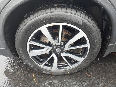Used 2020 Nissan Rogue SL w/ Premium Package image 28