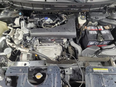 Used 2018 Nissan Rogue SV image 30