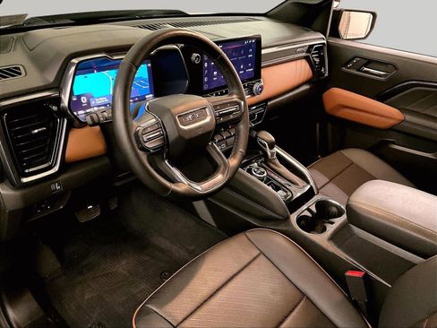 Used 2025 GMC Canyon AT4 w/ Nightfall Edition AWD/4WD image 12