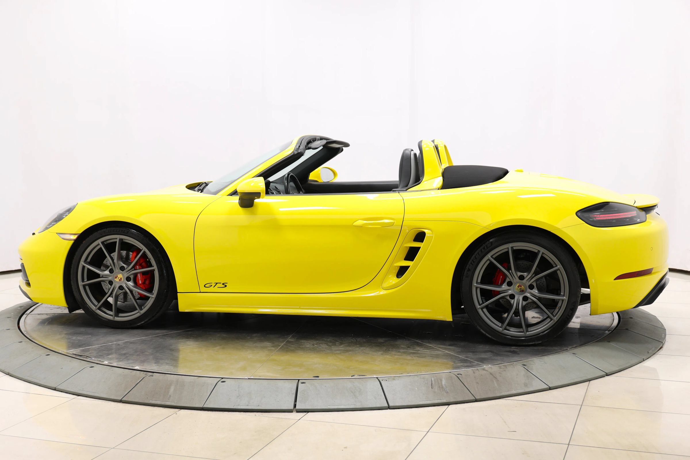 Used 2019 Porsche 718 Boxster GTS RWD image 9