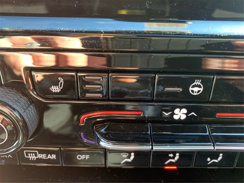 Used 2025 Jeep Grand Cherokee L Altitude image 33