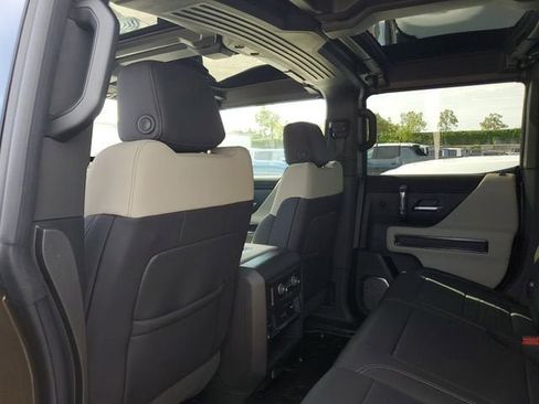 New 2026 GMC Hummer EV 4x4 Crew Cab image 11