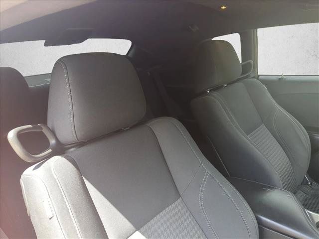 Used 2018 Dodge Challenger R/T w/ Driver Convenience Group RWD image 19