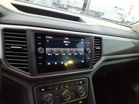 Used 2019 Volkswagen Atlas SE image 19