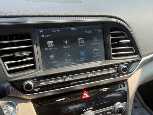Used 2020 Hyundai Elantra Limited w/ Ultimate Package 03 FWD image 29