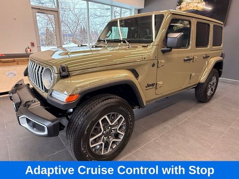 Used 2026 Jeep Wrangler Unlimited Sahara AWD/4WD image 5