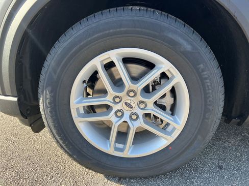 New 2026 Ford Explorer Active RWD image 42