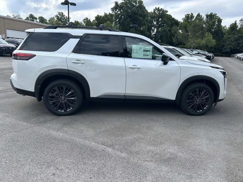 New 2026 Nissan Pathfinder SL w/ SL Premium Package FWD image 8