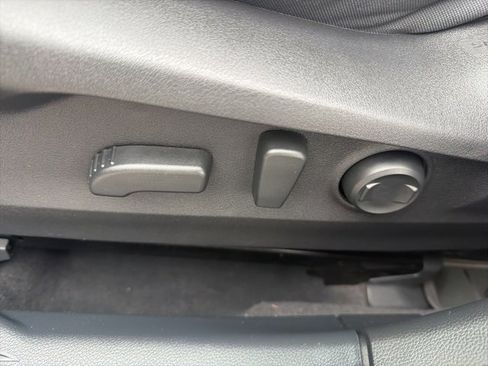 Used 2025 Subaru Outback Premium image 20