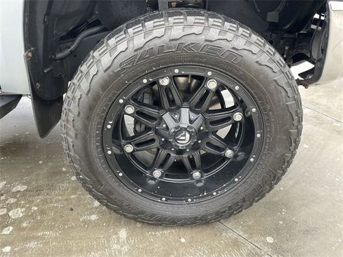 Used 2019 Toyota Tundra SR5 w/ SR5 Convenience Package image 31