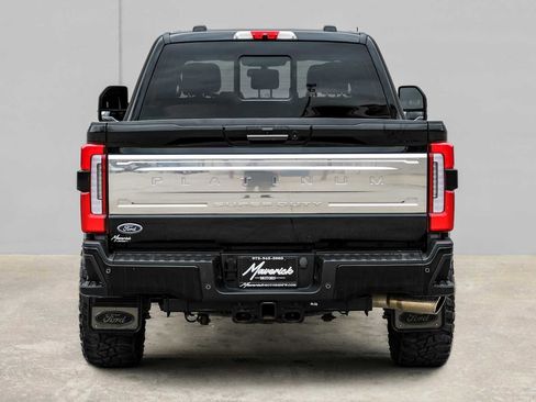 Used 2023 Ford F250 Platinum image 9
