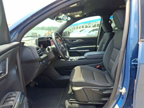 Used 2024 Chevrolet Traverse LS w/ Midnight/Sport Edition AWD/4WD image 14