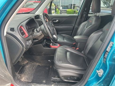 Used 2020 Jeep Renegade Trailhawk w/ Premium Leather Group AWD/4WD image 11