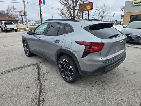 Used 2024 Chevrolet Trax RS w/ Sunroof Package image 5