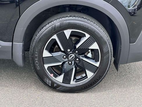 Used 2025 Nissan Kicks SV w/ SV Premium Package AWD/4WD image 7