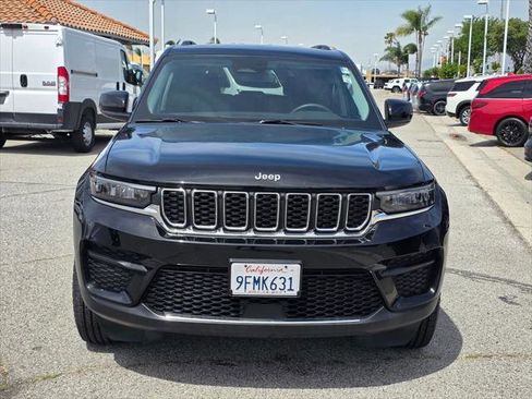 Certified 2023 Jeep Grand Cherokee Laredo image 2