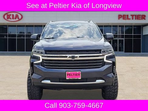 Used 2022 Chevrolet Tahoe LT w/ Luxury Package AWD/4WD image 2