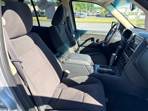 Used 2010 Ford Explorer XLT AWD/4WD image 13