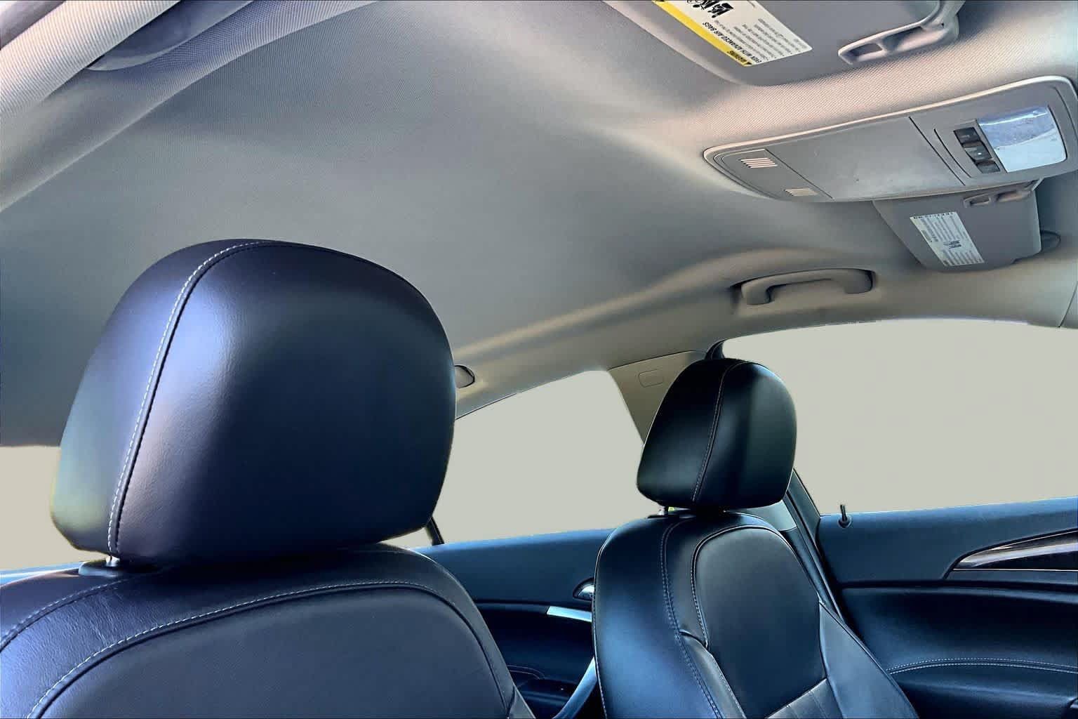 Used 2011 Buick Regal CXL FWD image 13