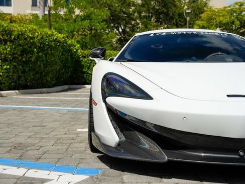 Used 2019 McLaren 600LT RWD image 5