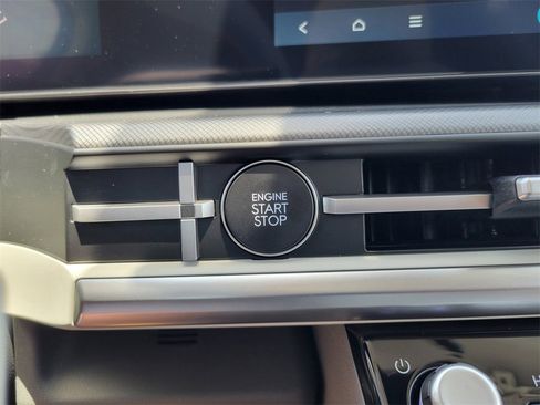 Certified 2025 Hyundai Santa Fe SEL image 25