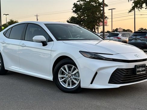 New 2025 Toyota Camry LE image 34