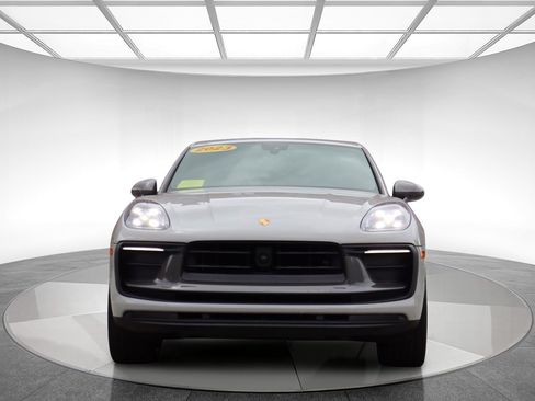 Used 2023 Porsche Macan Turbo AWD/4WD image 2