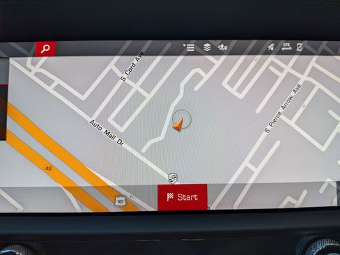 Certified 2024 Porsche Macan image 18