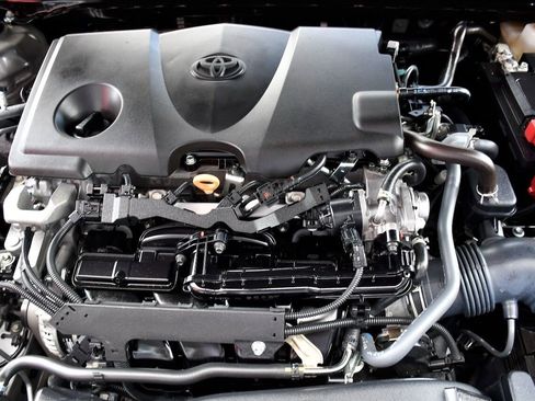 Used 2024 Toyota Camry SE image 19