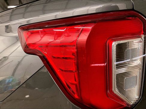 Certified 2022 Ford Explorer XLT w/ Equipment Group 202A image 29